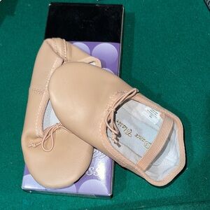 New Dance Class kid’s pink leather ballet shoes